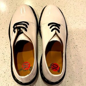 🤍Doc Martens 🤍 Women’s Size 8 & 10🤍 White Patent Leather 3 Hole Oxfords